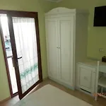 Pensión Sardinia For 3*