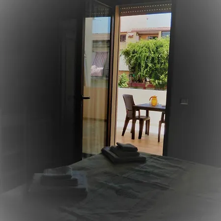 Sardinia For 招待所 3*